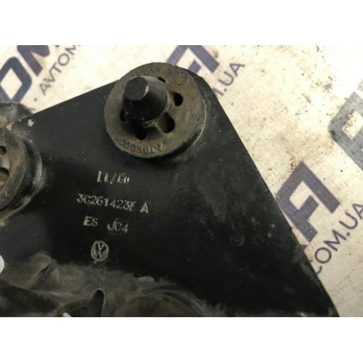Кронштейн блока ABS VW Volkswagen Passat B7 2010- 3C2614235